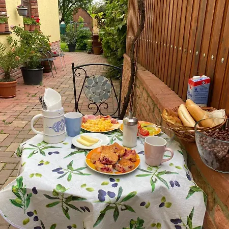 Pri Kastieli 3* Братислава